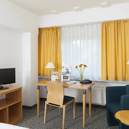 מלון Akademie Pankow 3*